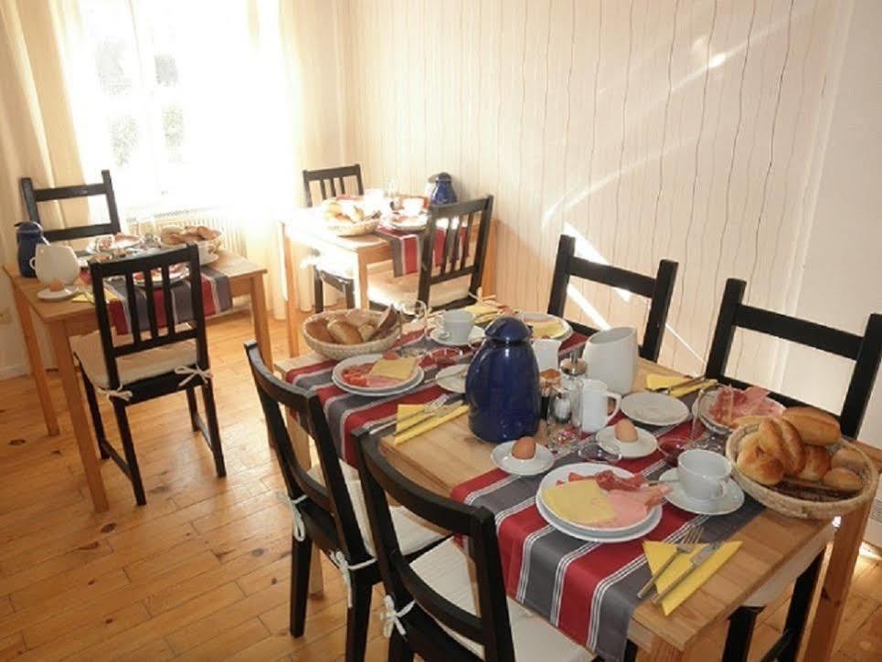 Pension Holzgarten เรเกนส์บวร์ก ภายนอก รูปภาพ