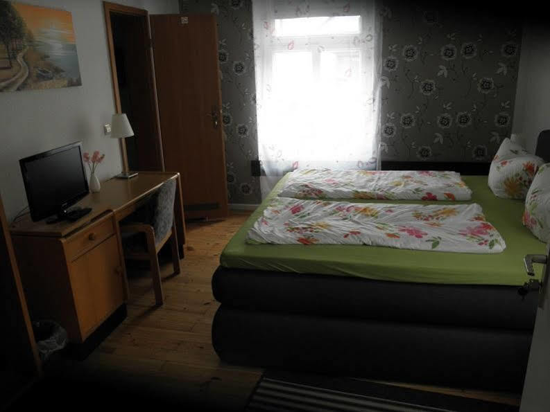 Pension Holzgarten เรเกนส์บวร์ก ภายนอก รูปภาพ