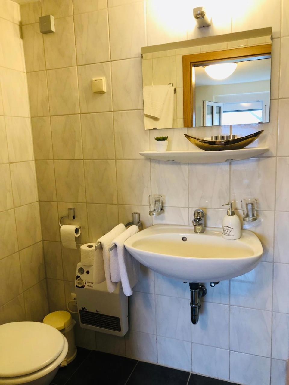 Pension Holzgarten เรเกนส์บวร์ก ภายนอก รูปภาพ